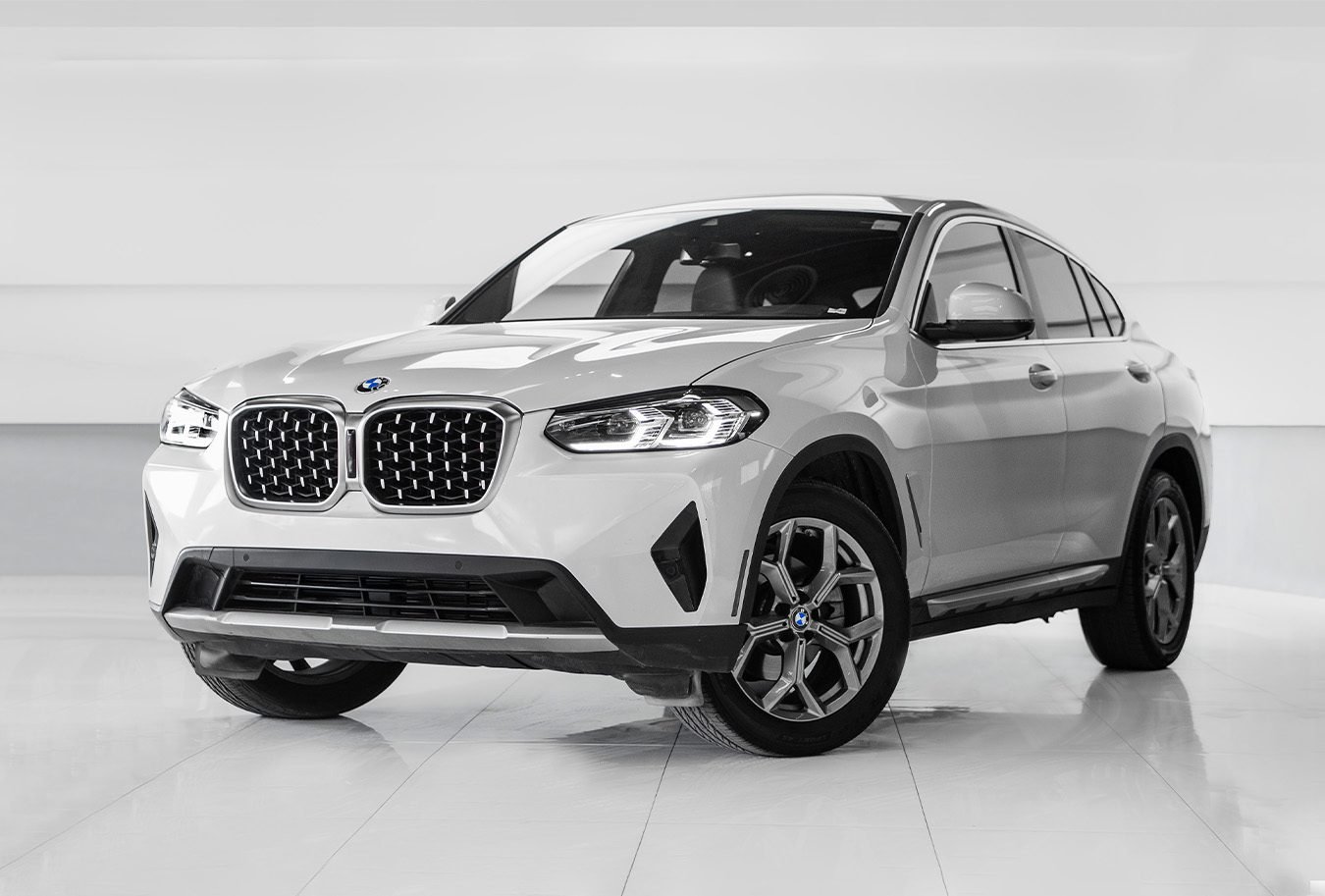 Luxury rental car Dubai 5