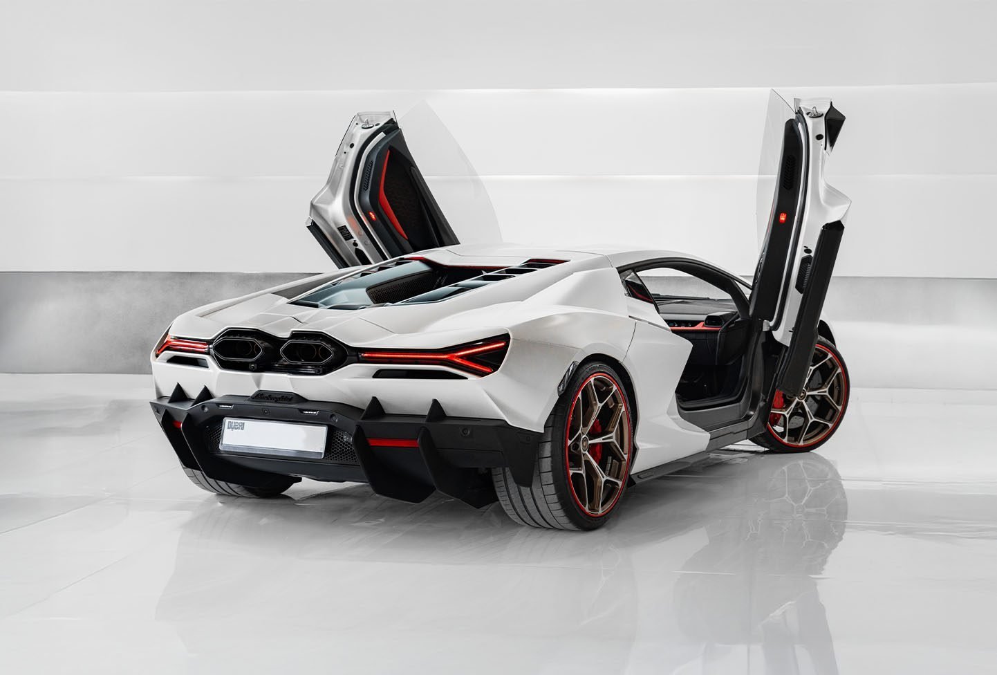 Luxury rental car Dubai 4