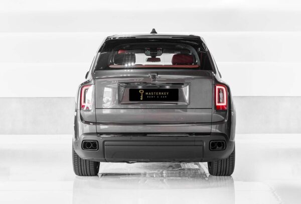 amq044Nzm1.jpg Rolls-Royce Cullinan