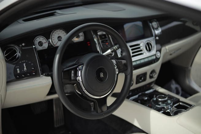 Rolls-Royce Ghost 2023 Luxury Sedan